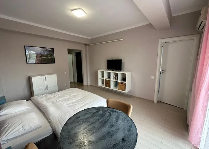 Vitan Mall Апартаменти *